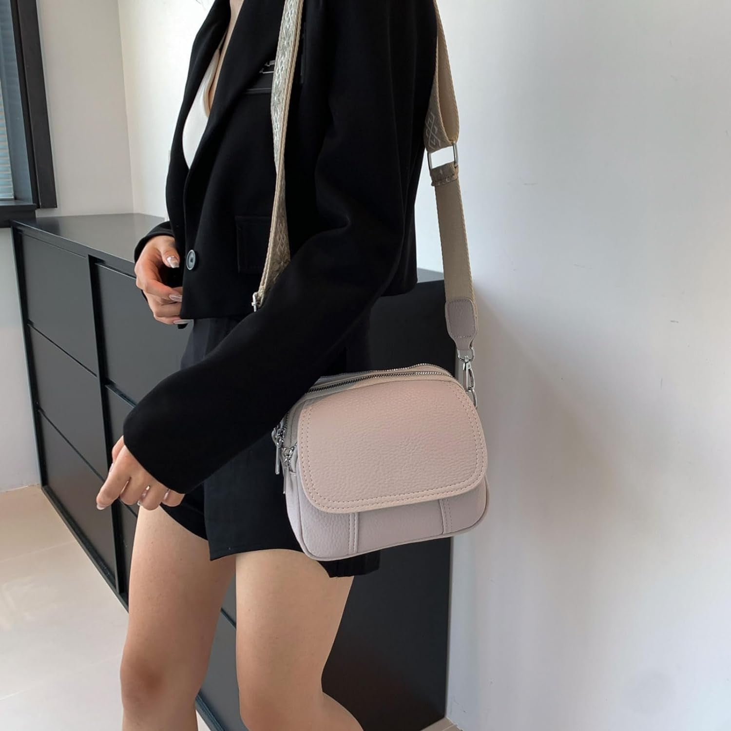Crossbody Bags for Women,Small Crossbody Purse with Adjustable Shoulder Strap,Vegan Leather Small Handbags for Women