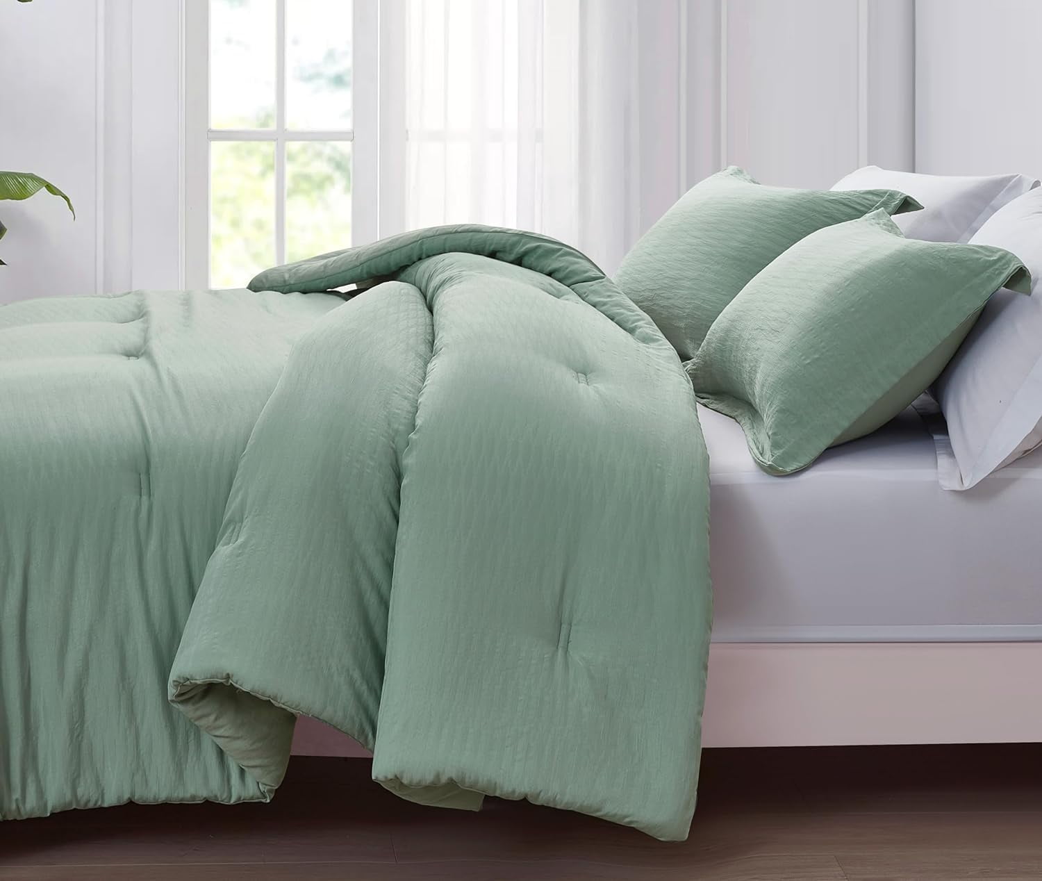 Chezmoi Collection Calvin 3-Piece Jacquard Comforter Set Oversized King Size, Sage Green Textured Woven Lightweight Comforter Bedding for All Season