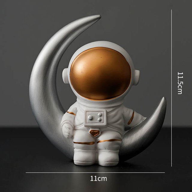 Astronauta sentado en la luna - Plata Xemadio 1467-11