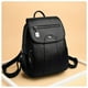 thumbnail image 2 of Mochila de piel sintética de hermoso diseño, tamaño mediano, 2 of 6