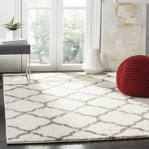 SAFAVIEH New York Ruben Geometric Quatrefoil Area Rug, Ivory/Grey, 4' x 6'