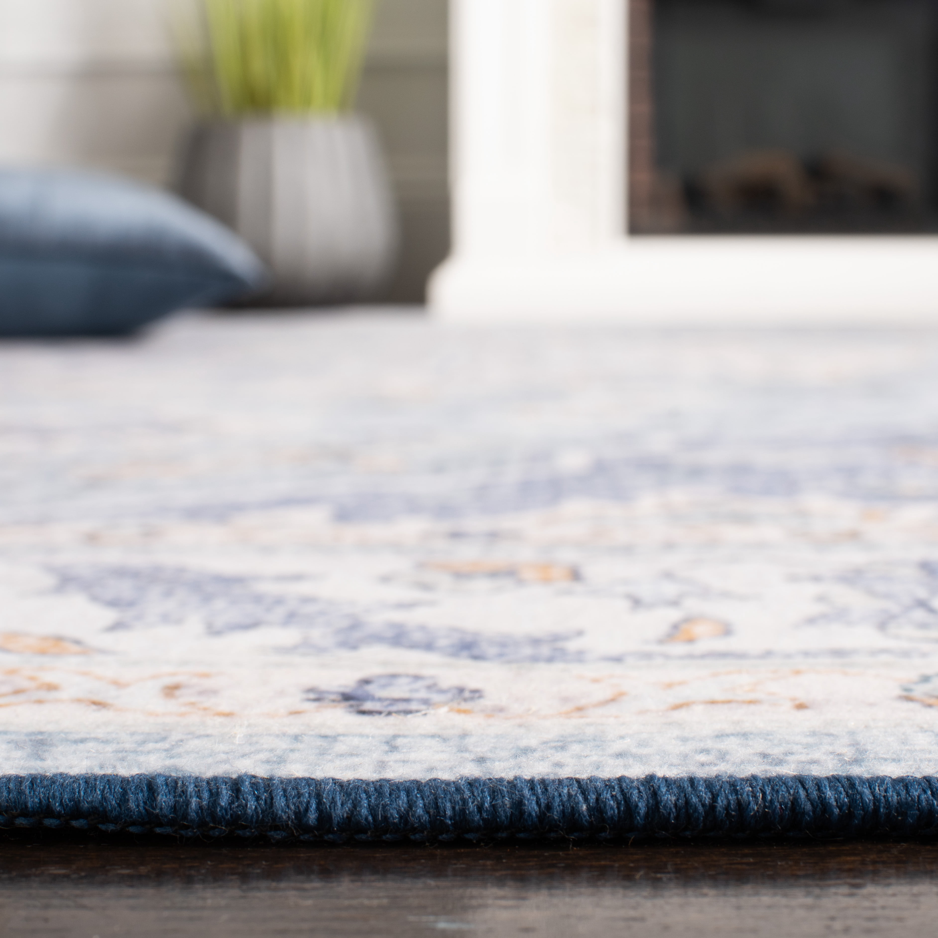 SAFAVIEH Tucson Luvina Traditional Machine Washable Area Rug, Light Blue/Blue, 3' x 5'