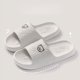 thumbnail image 1 of Zapatillas con estampado de oso bonito para mujer, sandalias suaves de dibujos animados para interiores de verano, zapatos de ocio cómodos antideslizantes para baño y exteriores para hombre, pareja, 1 of 5