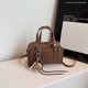 thumbnail image 2 of Bolso 1, 2 of 9