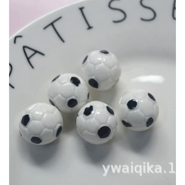 KAKOWELY 10 colgantes de balón de fútbol para hacer joyas, en miniatura de resina, para pulseras, collares y llaveros.
