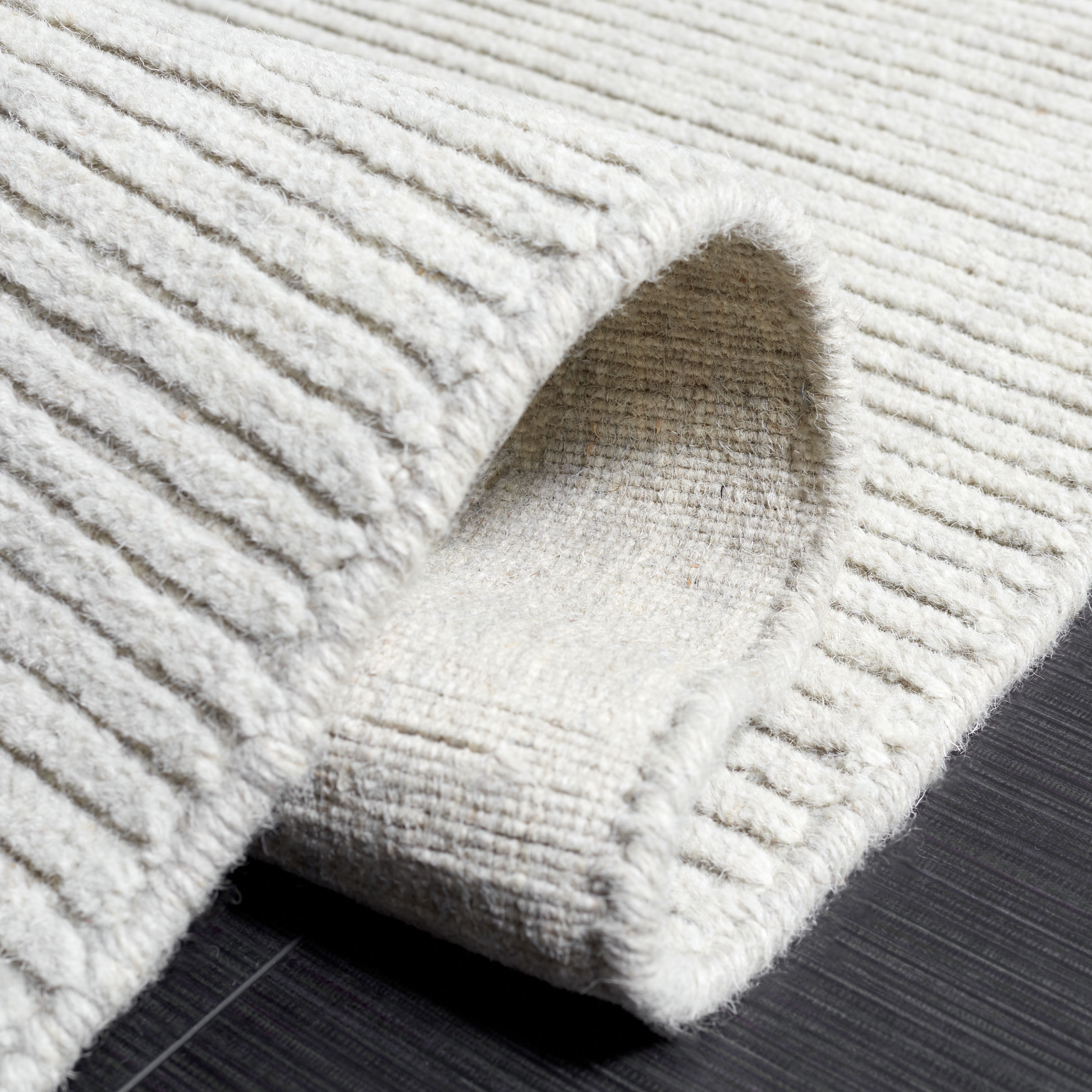 Safavieh Himalaya Hayden Solid Area Rug, Light Gray, 6' x 6' Square