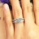 thumbnail image 5 of JeenMata Conjunto Nupcial Vintage de Moissanita y Diamantes de Talla Redonda de 1,75 Quilates en Oro Blanco de 10 K, 5 of 9