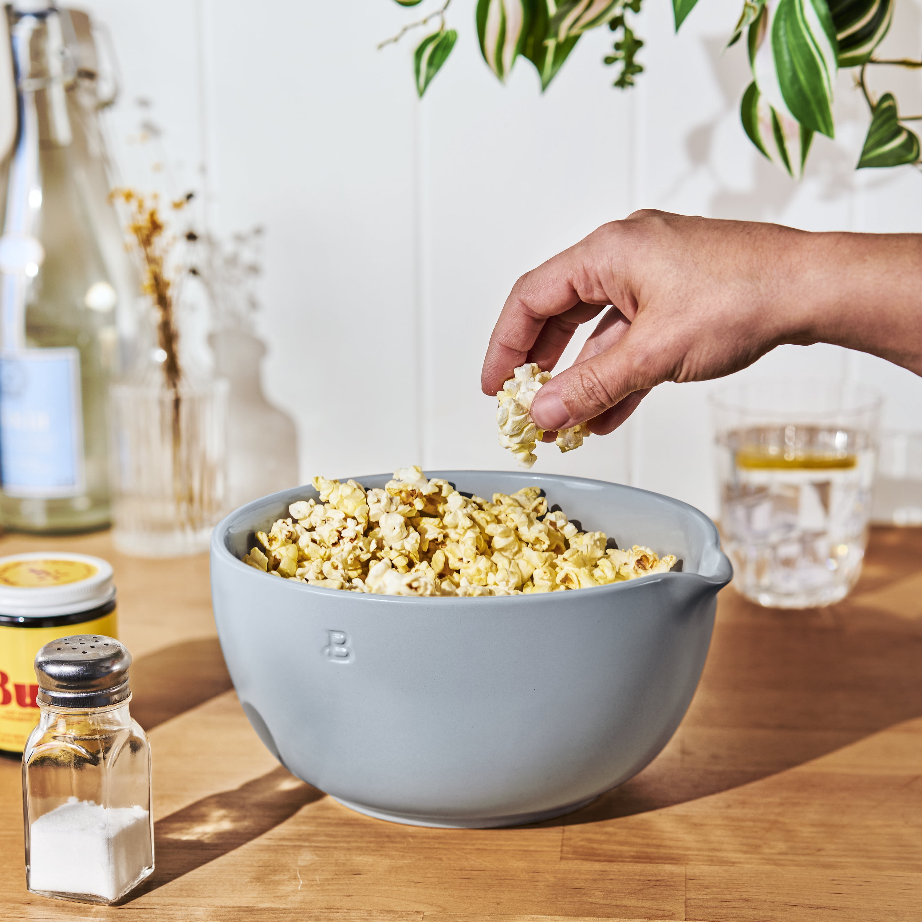 Beautiful by Drew Barrymore 3 qt Stoneware Batter Mixing Bowl, Cornflower Blue