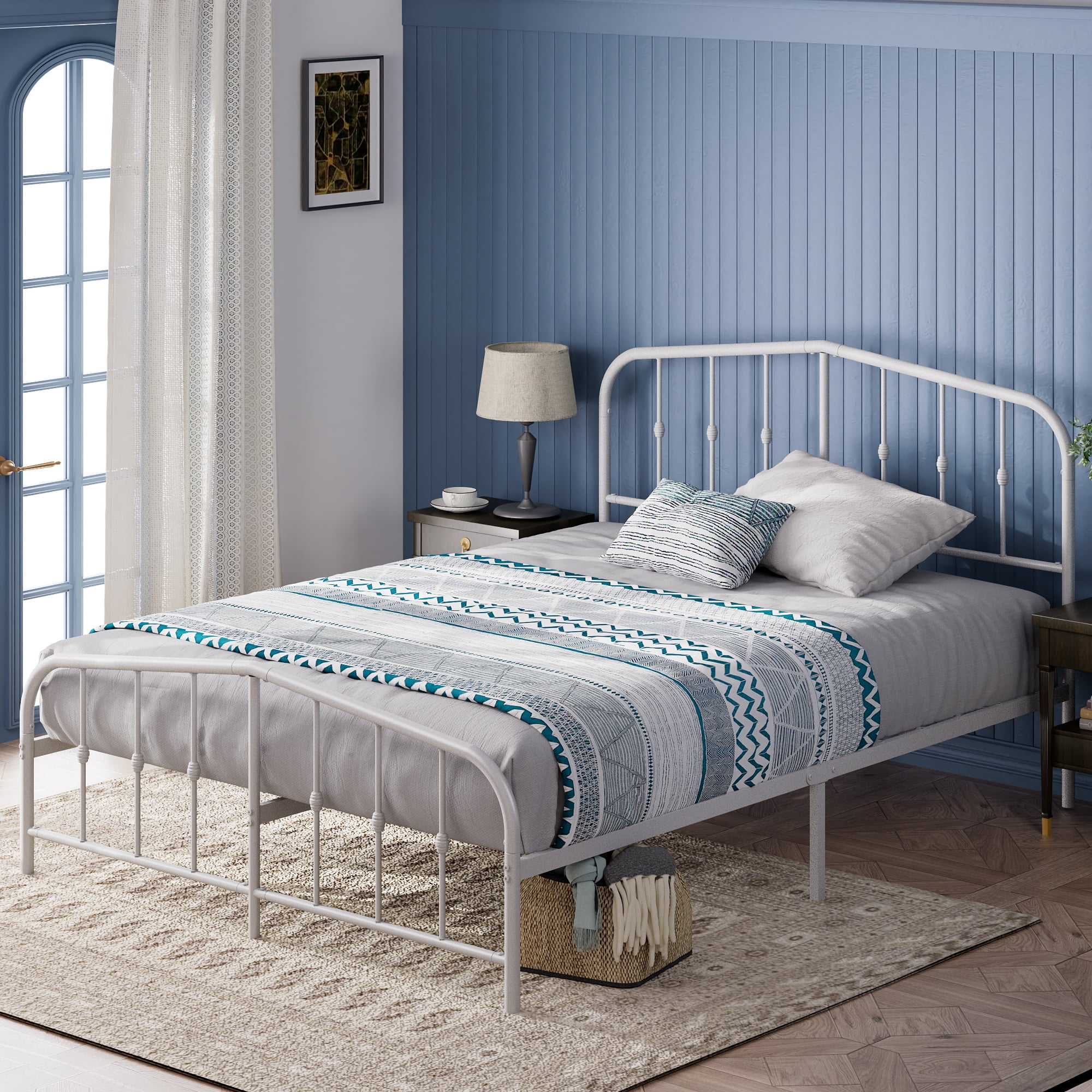 Zinus Heidi 42.5" Farmhouse Metal Platform Bed Frame, No Box Spring Needed, White, King