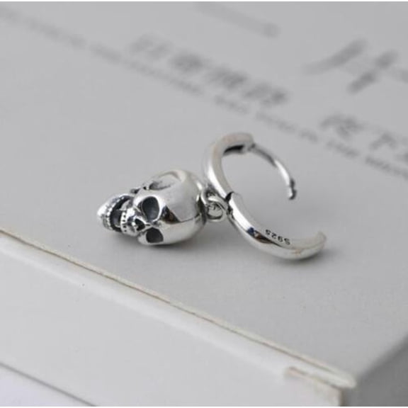 QQTDFG 925 Sterling Silver Biker Men Women Skull Huggie Hoop SINGLE Earring A1579-1 Single Earring