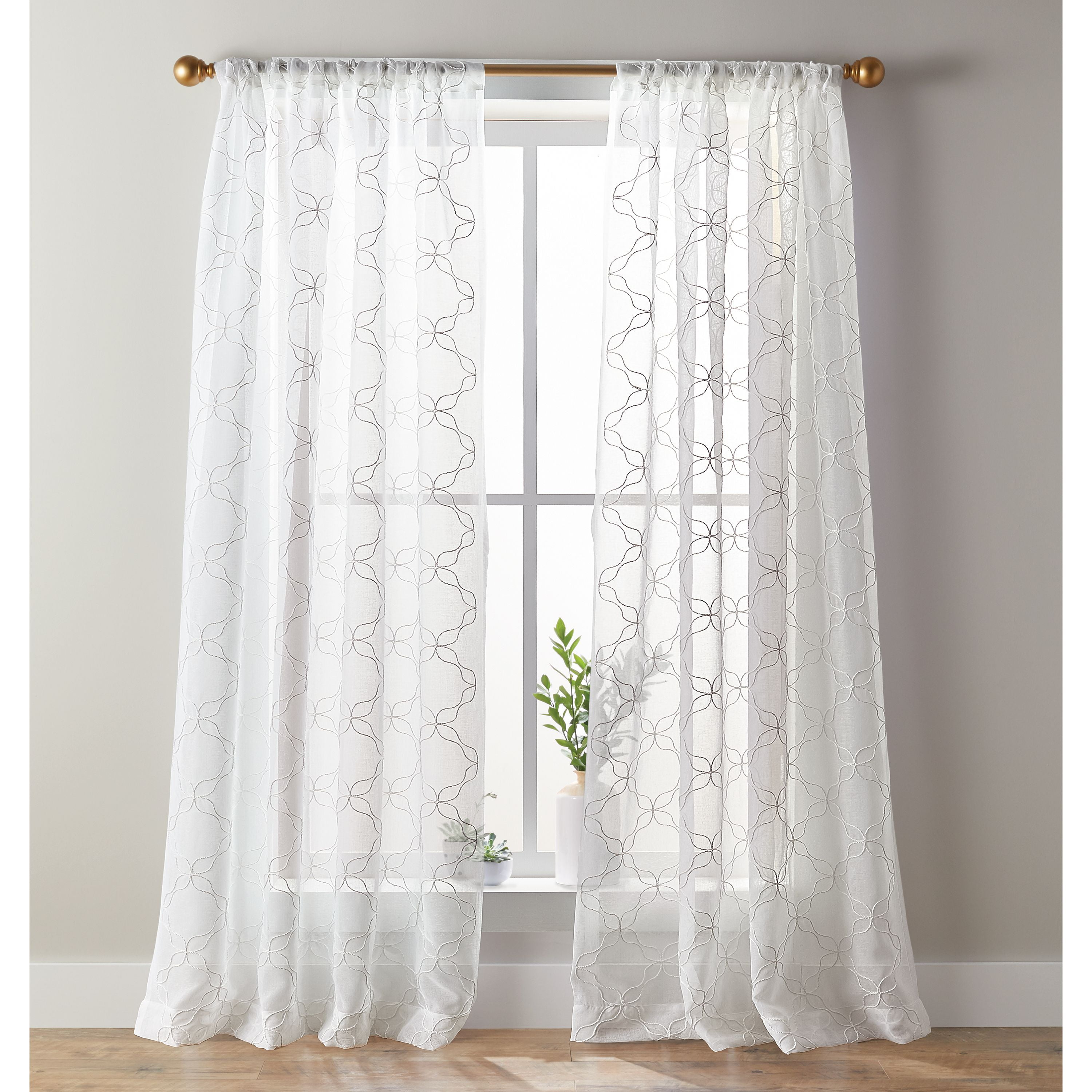 better homes and gardens indigo quatrefoil