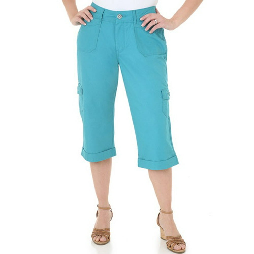 women's cargo capris with pockets