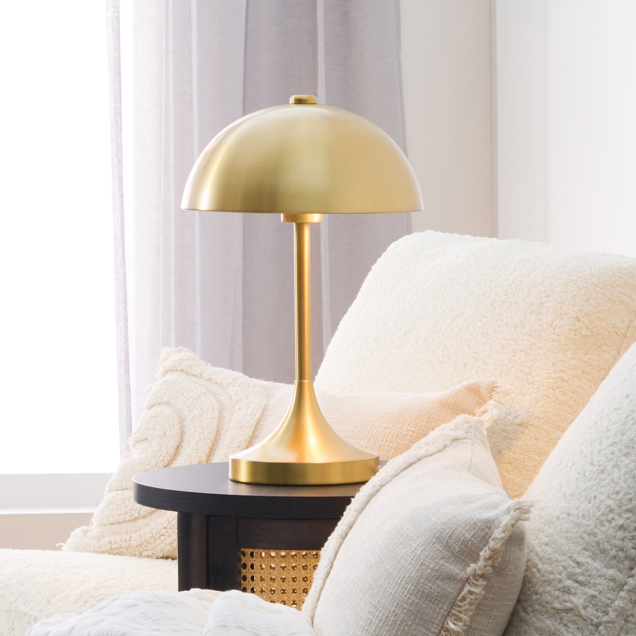 Better Homes & Gardens Modern Dome Touch Table Lamp, 18 in photo 4