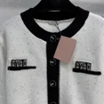 thumbnail image 3 of Ropa de mujer Suéteres de punto con lentejuelas de moda francesa Primavera Verano Cárdigan de bolsillo sencillo que combina con todo Tops con botones y cuello redondo, 3 of 5