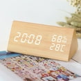 thumbnail image 2 of Reloj despertador digital de madera con 3 configuraciones de alarma, pantalla electrónica de hora, 3 niveles de brillo y temperatura, ideal para el dormitorio, mesita de noche y escritorio (Color o, 2 of 3
