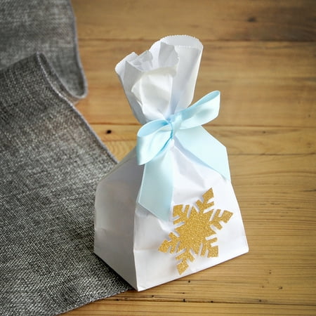 Wonderland Bow (Winter Wonderland Favor Bags (10CT). Mini Snowflake Favor Bags with Bows. Baby Blue and Gold Party Supplies.)
