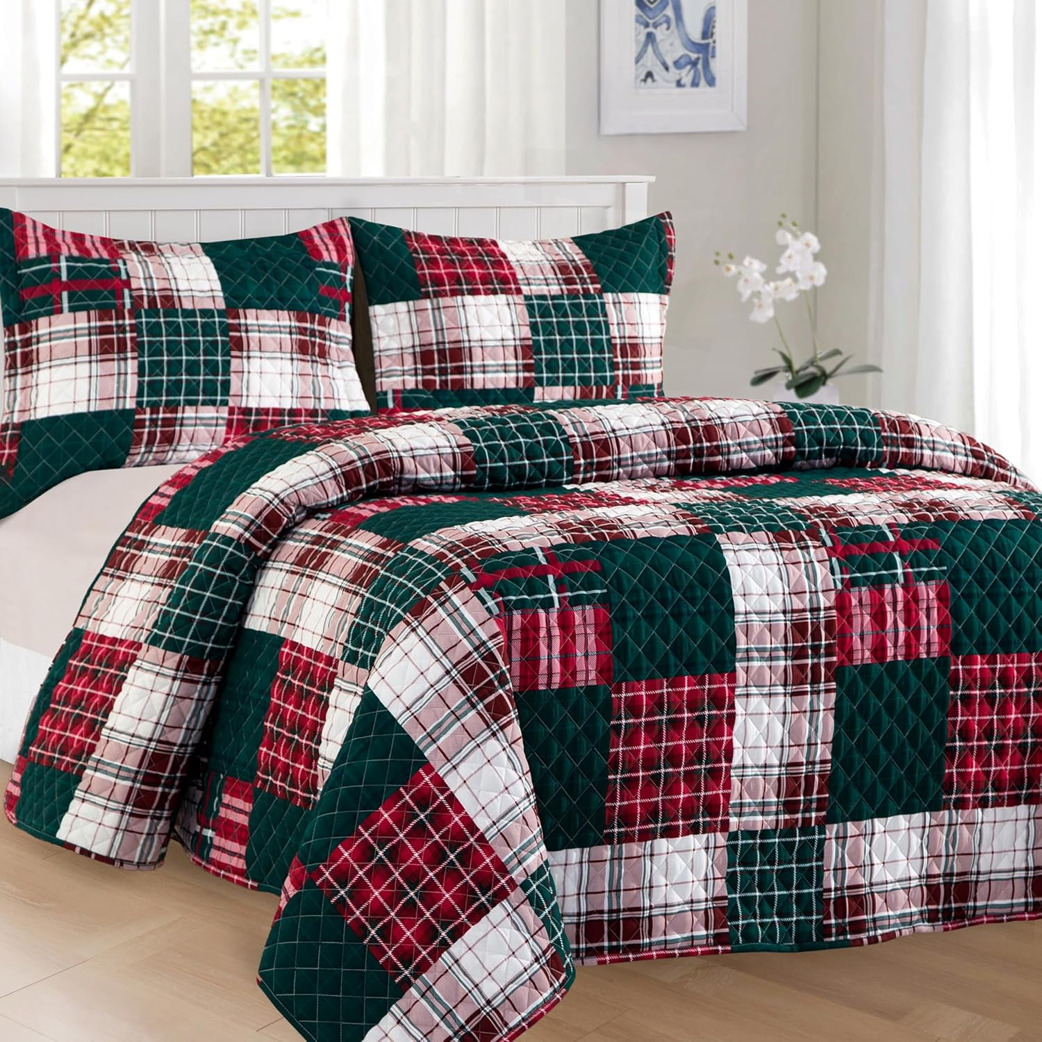 Elegant Comfort 3-Piece Plaid Patchwork Reversible Quilt Set - Soft Bedspread with Matching Pillow Shams, Heavyweight Stitching, All Season Quilted Coverlet - Twin, Burgundy