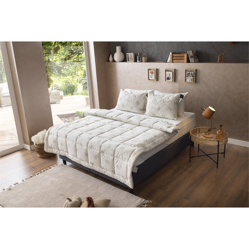 Duvetta 100 Wool Comforter with Cotton Fabric Cover New Zealand Wool King Size
