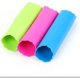 thumbnail image 3 of Pelador de ajo de diseño creativo, diseño de silicona flexible, herramienta para pelar sin esfuerzo para quitar rápidamente la piel del ajo en su cocina, 3 of 5