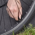 thumbnail image 2 of 2 Pcs Capuchons de Tige de Valve de Pneu Couvre-Poussière de Valve de Roue de Vélo Capuchons de Valve de Vélo de Montagne Capuchons de Pneu Universels Pièces de Vélo, 2 of 9