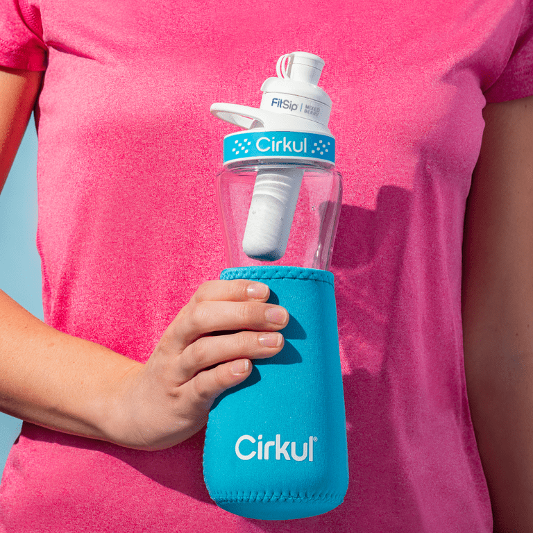 Cirkul Chill Sleeve & Comfort-Grip Lid for 22oz Bottle, Blue
