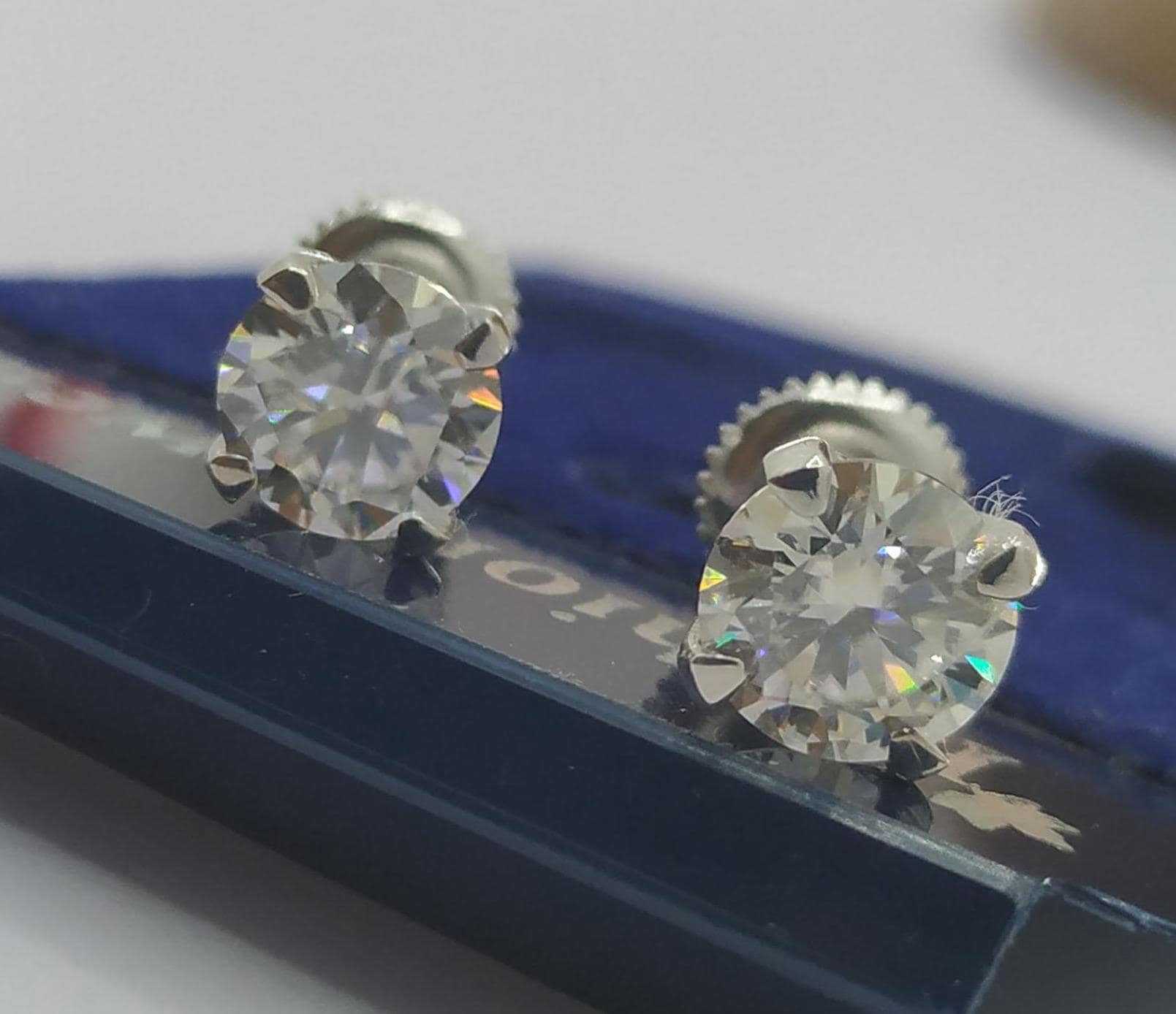 14K White Gold Plated Round Cut Simulated Diamond 925 Silver 2.00ct Screw Backs Stud Earring Mother's Day Gifts