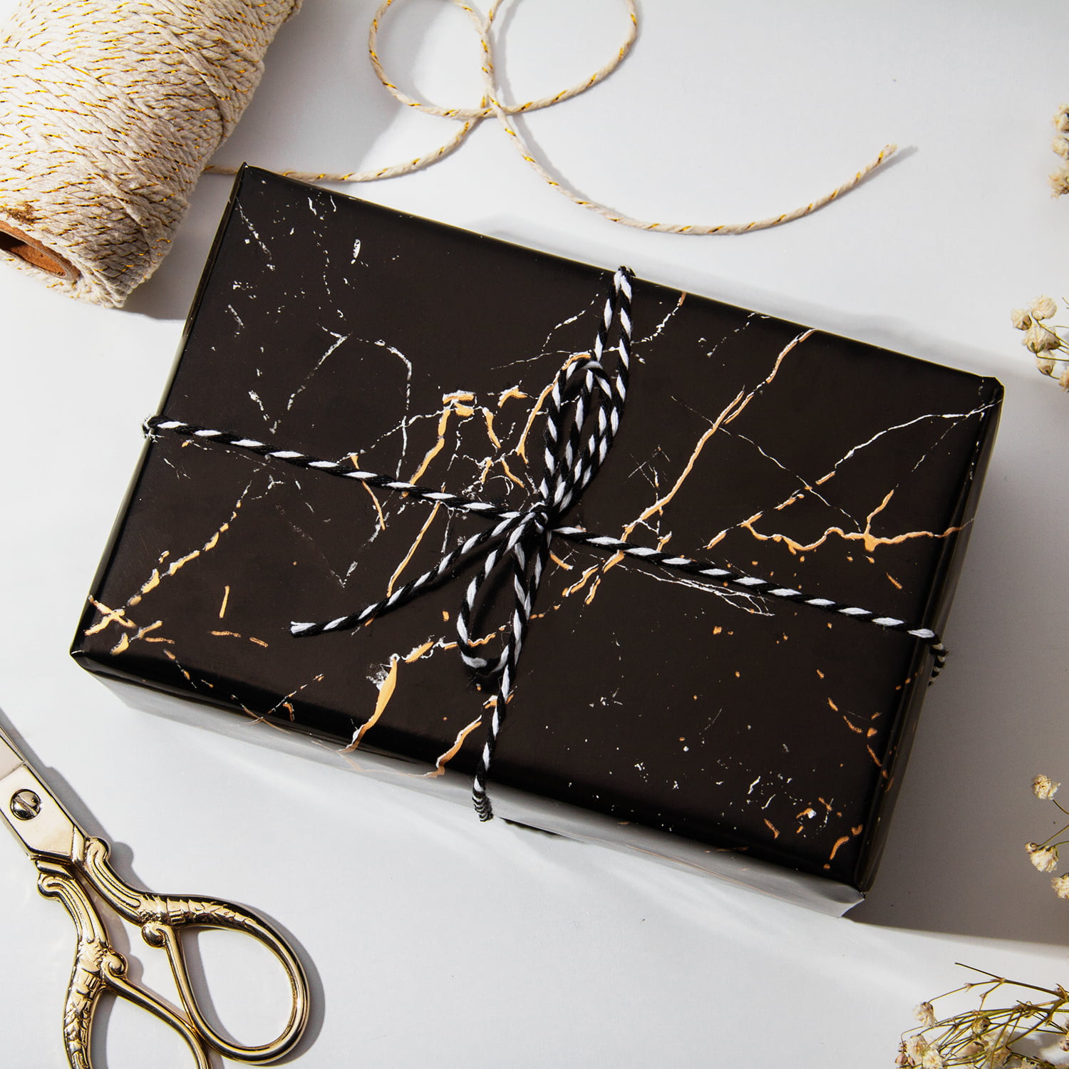 Reversible Gift Wrapping Paper, Black and Gold Foil (30 In x 16 Ft, 3  Rolls), PACK - Metro Market