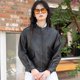 thumbnail image 4 of Chaqueta de piel auténtica sólida para mujer, tendencia 2024, abrigo de piel de oveja natural corto informal de un solo pecho con cuello redondo elegante de alta gama, 4 of 5