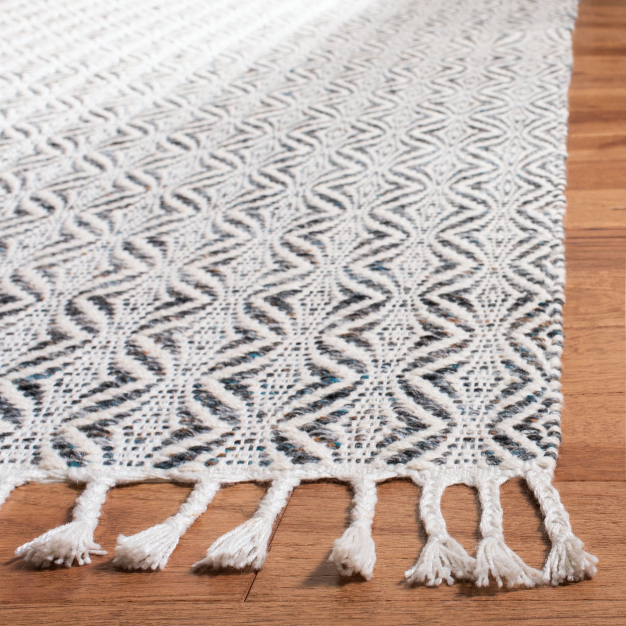 SAFAVIEH Natura Mesa Geometric Striped Area Rug, Charcoal, 6' x 9'