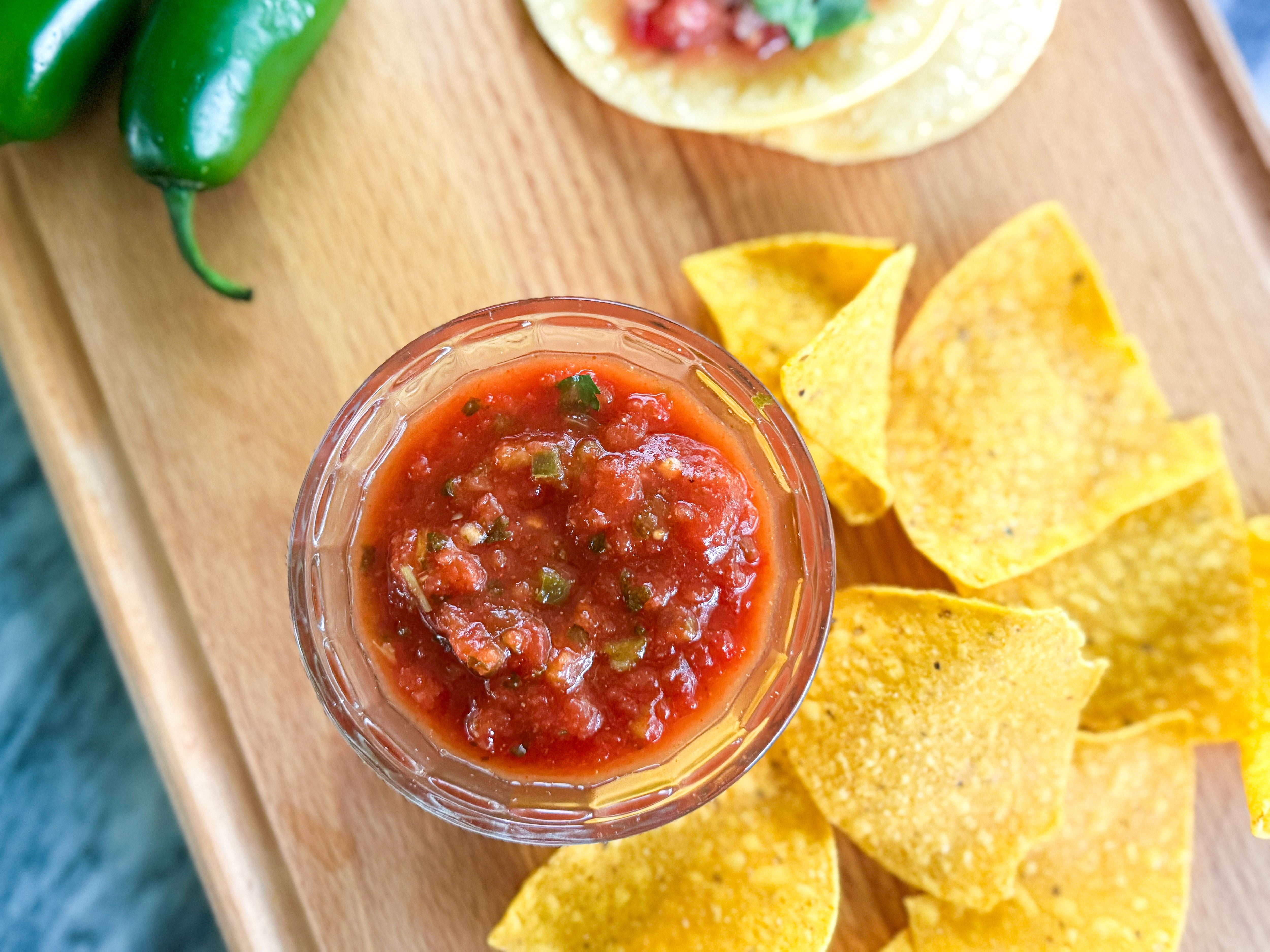 Marketside Medium Cantina Style Salsa, 16 oz, Gluten-Free, Refrigerated, Recyclable Plastic Tub