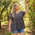 thumbnail image 3 of Blusa de mujer plus size Agnes Orinda, estilo boho, con flores, escote en V, mangas con volantes, blusas tipo babydoll en capas, 4X negro y púrpura, 3 of 8