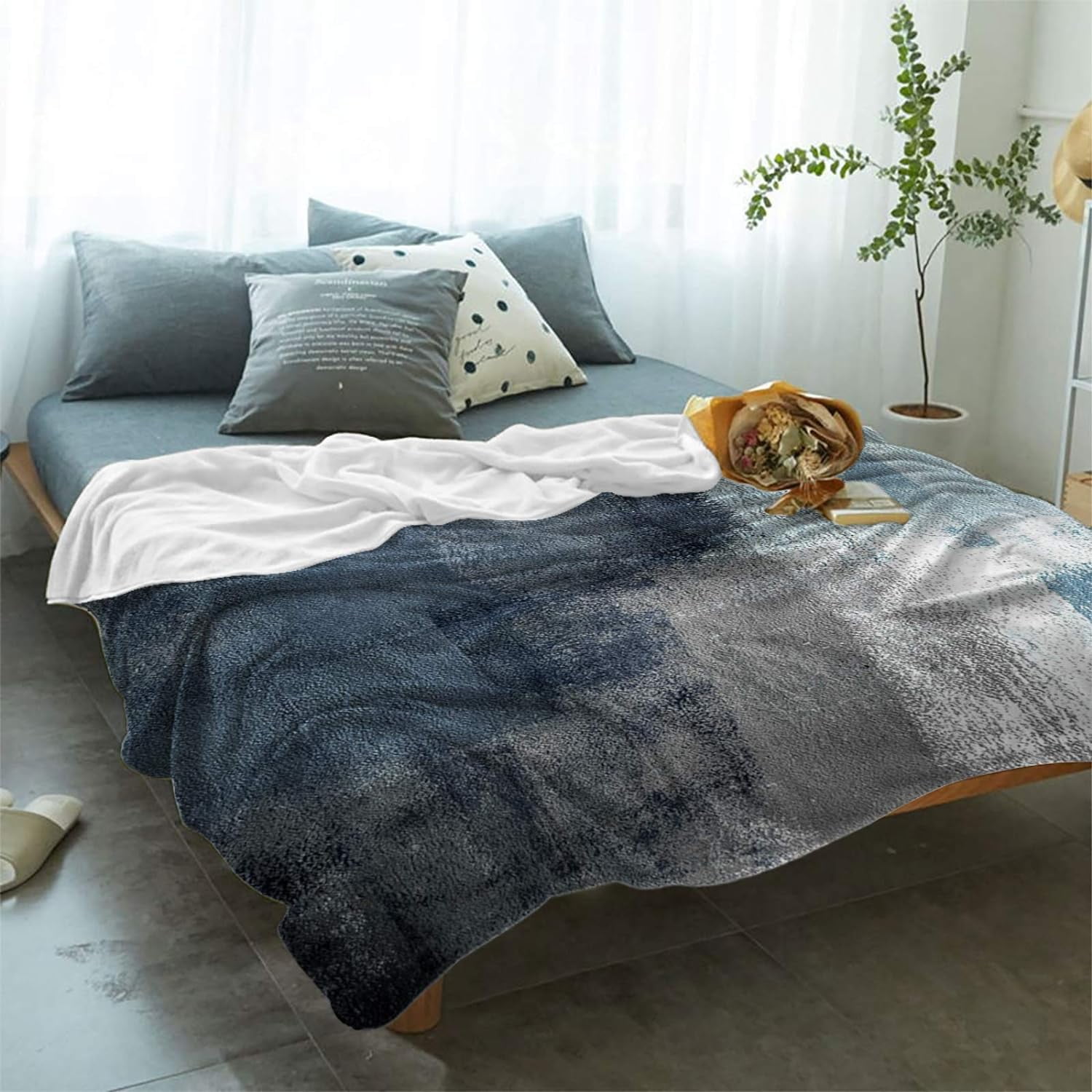 Flannel Blanket Abstract Paint Art Graffiti Lattice Super Soft Breathable Throw Blankets Blue and Gray Warm Cozy Bedspread Decorative for Home Sofa Couch Chair Living Bedroom All Seasons Use 60x80inch