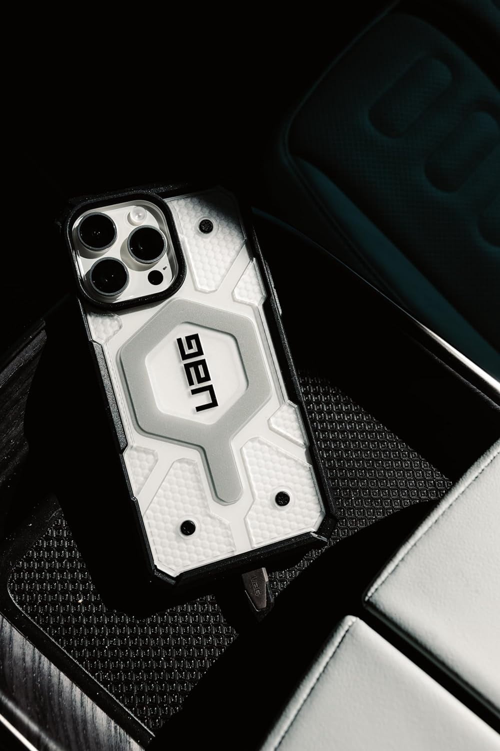 UAG iPhone 15 Pro Max Case 6.7" Pathfinder Clear Ice/Silver Built-in Magnet Compatible with MagSafe Charging Rugged Transparent Dropproof Protective Cover by URBAN ARMOR GEAR