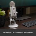 thumbnail image 3 of Micrófono reacondicionado Blue Yeti USB para grabación y transmisión - plateado, 3 of 9