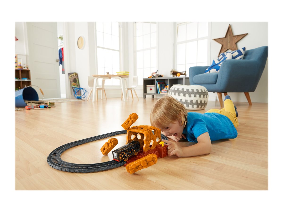 trackmaster tunnel blast set