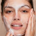 thumbnail image 3 of Fixderma Shadow SPF 30+ Gel Probado por dermatólogos Ofrece protección SPF 30 + de amplio espectro contra los rayos UVA y UVB Protector solar resistente al agua Protector solar no graso Ofrece protecc, 3 of 5