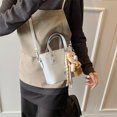 thumbnail image 4 of Bolso cuadrado pequeño de mano informal con textura de alta calidad para mujer, nuevo estilo 2025, bolso bandolera versátil, simple y moderno., 4 of 5