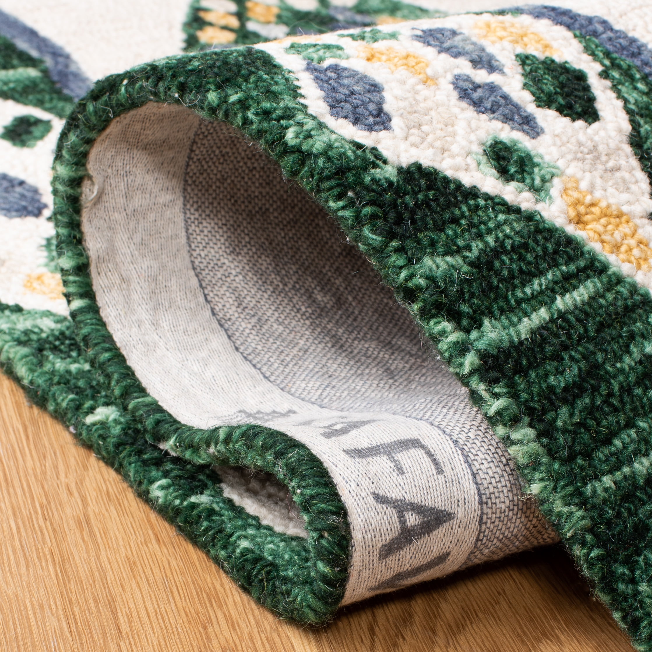 SAFAVIEH Aspen Byrne Southwestern Wool Area Rug, Green/Ivory, 7' x 7' Round