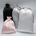 thumbnail image 4 of Bolsa de regalo de seda, bolsa de satén con cordón, bolsa de lujo para guardar joyas, cosméticos, maquillaje, teléfono móvil y zapatos, para negocios, 4 of 5
