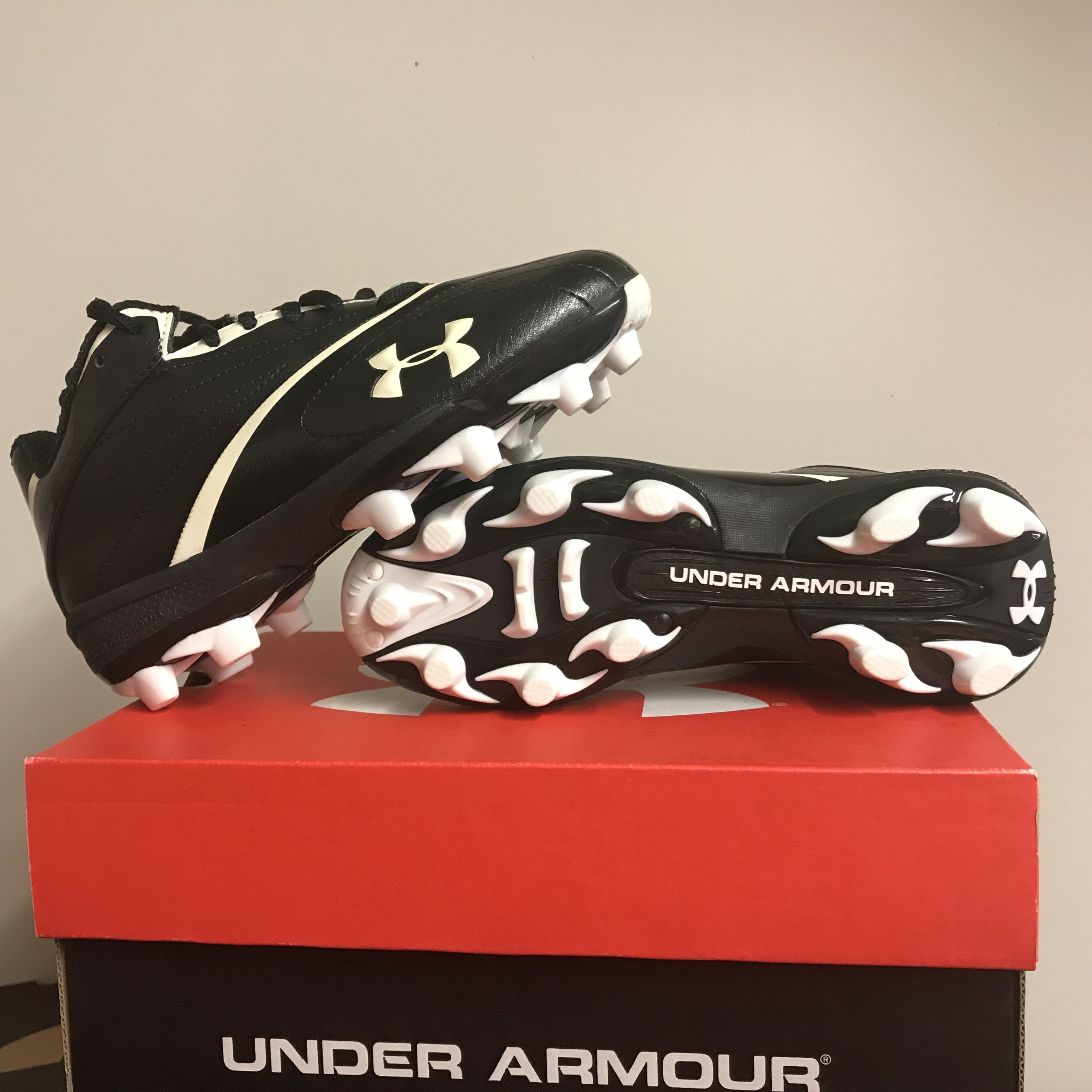 Under armour flash cleats cheap