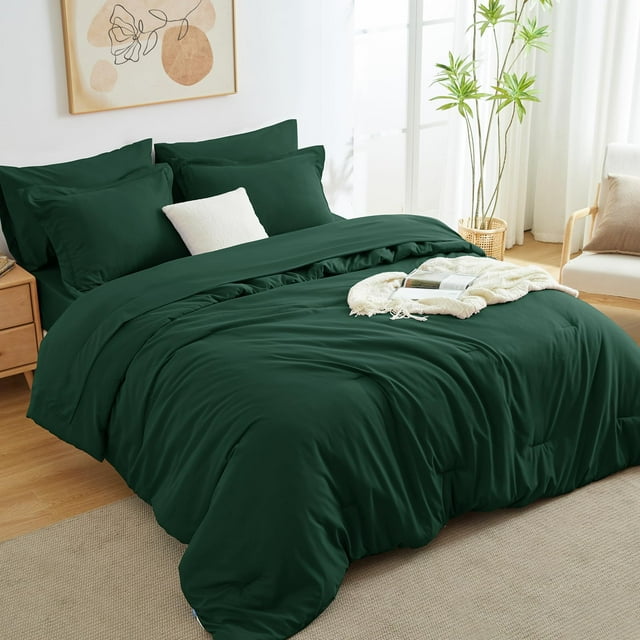 Juego de edredón CozyLux King para cama de 7 piezas, color verde esmeralda, en una bolsa
