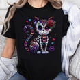 thumbnail image 1 of Playera para Mujer Día de Muertos: Calavera de Gato con Diseño Floral Colorido, 100% Algodón, Camiseta para Halloween, 1 of 7