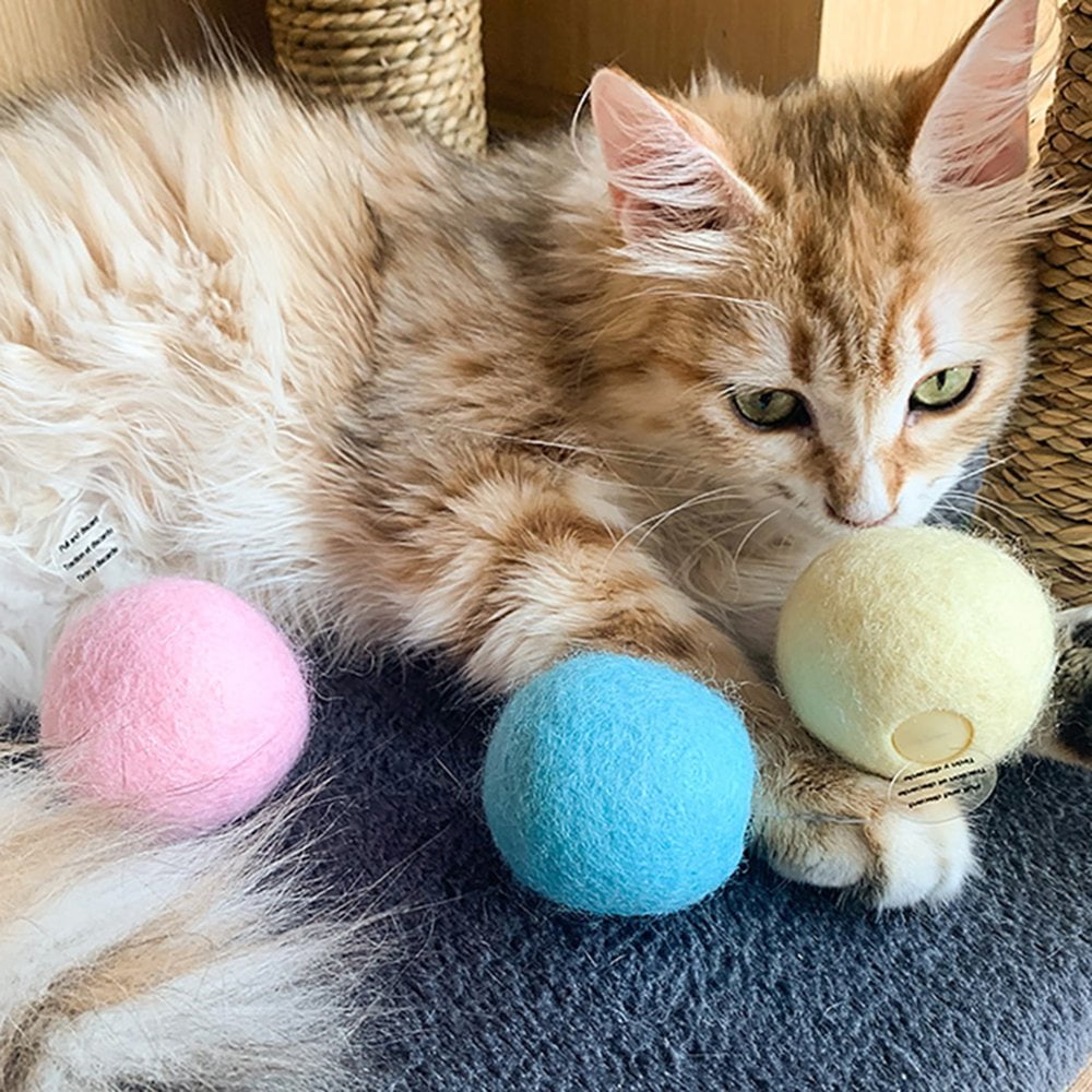 LYEAA Cat Gravity Ball Touch Sounding Animal Calling Interactive Toys with Catnip