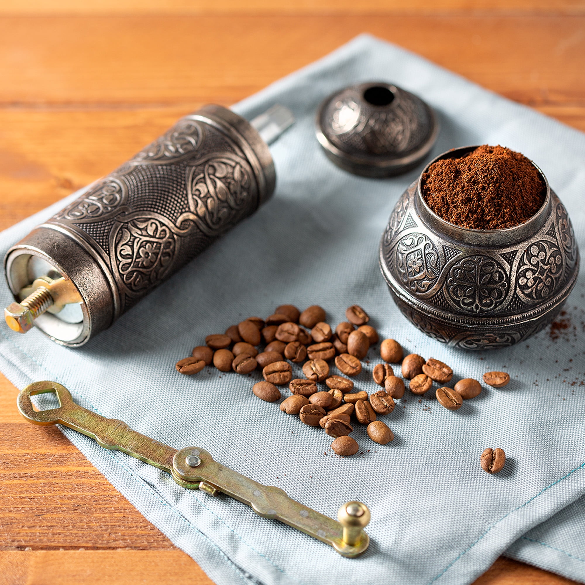 Crystalia Coffee Grinder, Refillable Turkish Style Mill with Adjustable Grinder, Manual Coffee Mill with Handle, Antique Grinder Metal with Hand Crank, Adjustable Coarseness (Antique Silver)