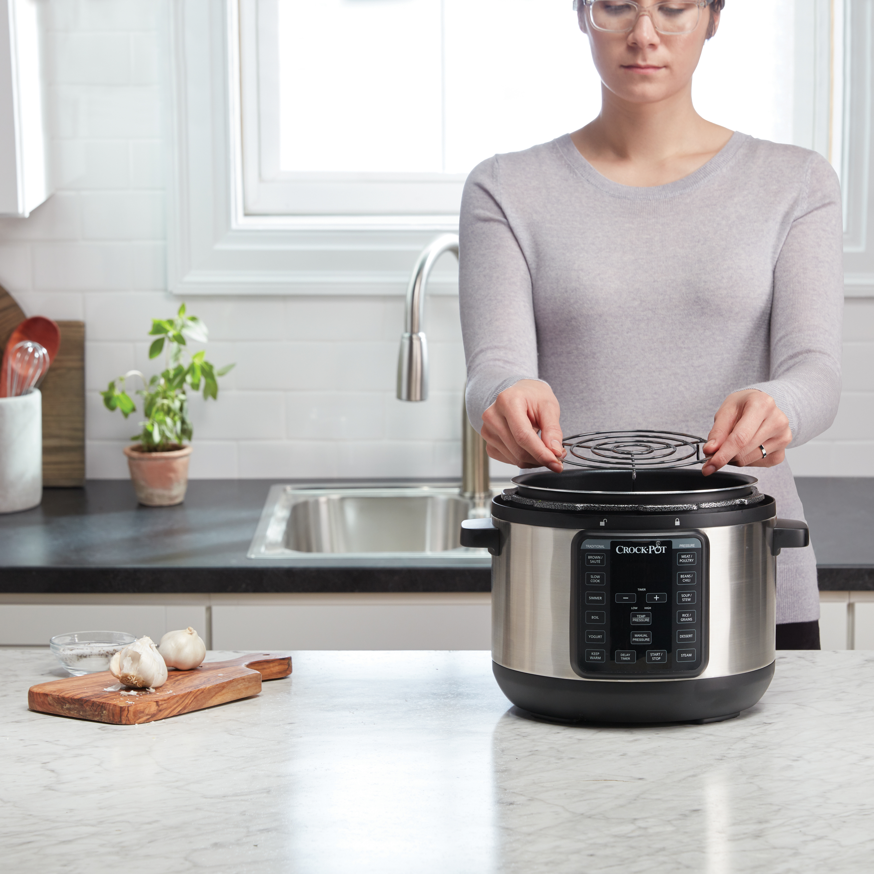 Crock-Pot 4 Quart 8-in-1 Multi-Use Express Crock Programmable Slow Cooker, Pressure Cooker, Sauté, and Steamer in Silver - image 4 of 9