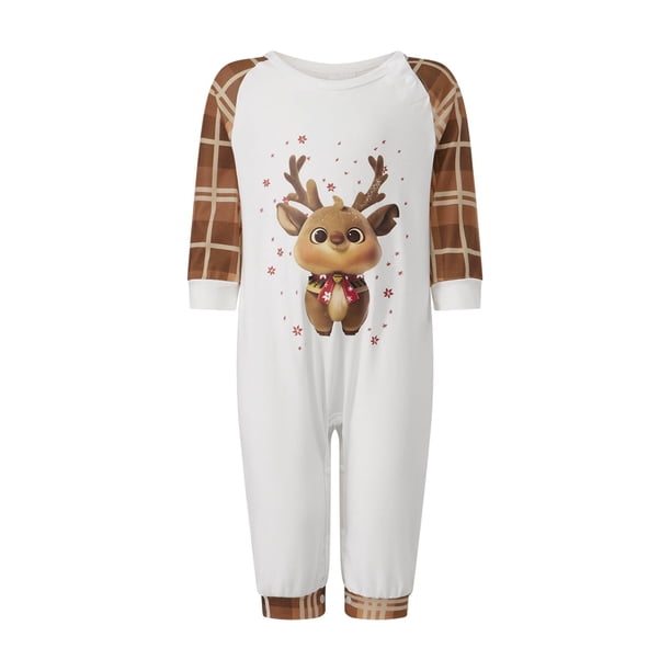 Conjunto de pijamas navideños familiares a juego con estampado de cuadros y renos. Pijamas de vacaciones para papá, mamá y niños.