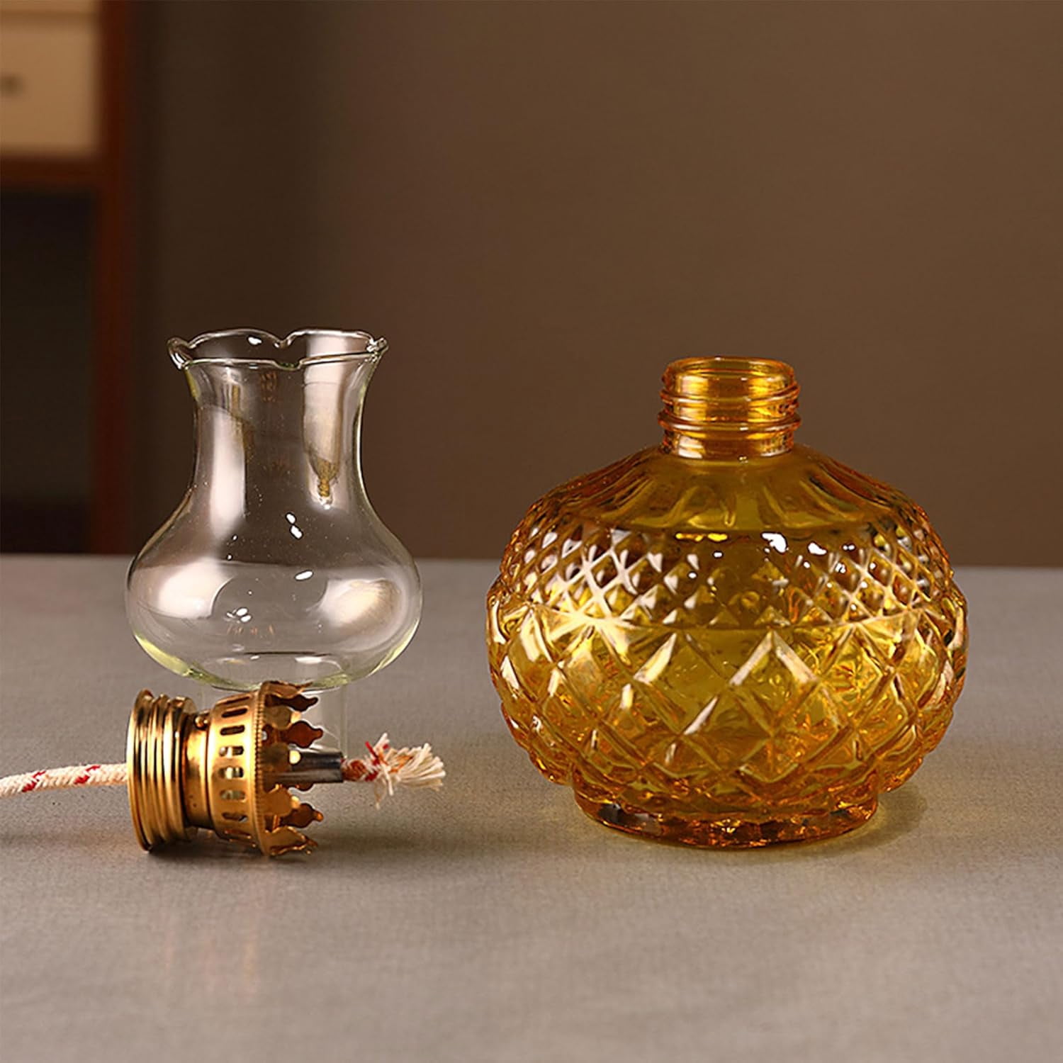 Vintage Style Oil Lamp with Glass Candle Holder, Retro Glass Clear Kerosene Lamp Lantern, Clear Hurricane Oil Lamps for Table Centerpiece, Wedding Decor, Farmhouse Rustic Home Decor(xxw)