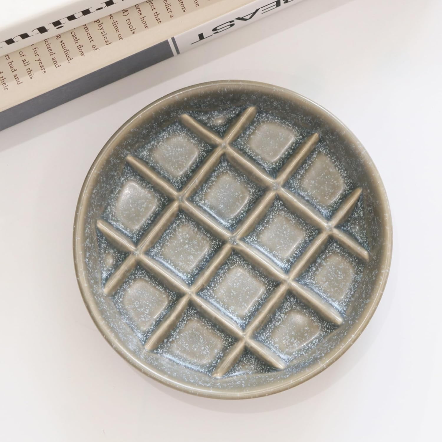 ABCISI Ceramic Slow Feeder Bowls, 6 Inch Shallow Whisker Friendly Food Bowls with Cute Grid Design - Pet Plates for All Ages Cats, Small and Medium Dogs, Dishwasher Safe (Grey)