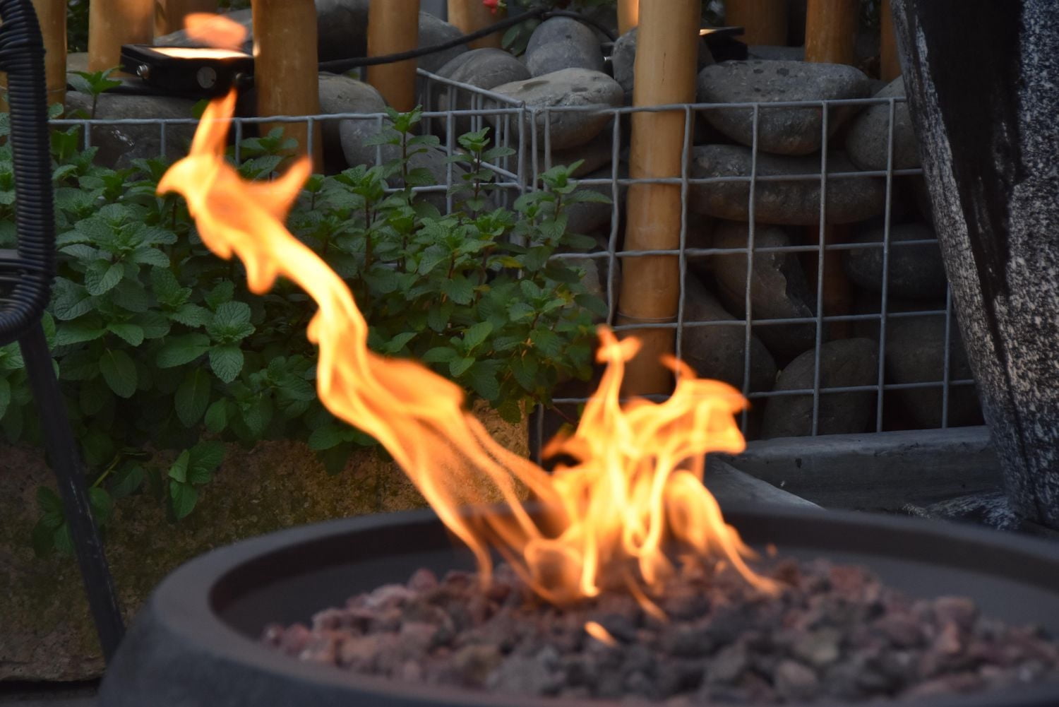 Modeno York Fire Bowl -Textured Black – Glass-Fiber Reinforced Concrete - Natural Gas