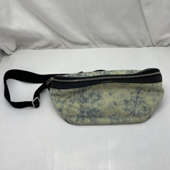 Pre-Owned Yves Saint Laurent body bag, waist